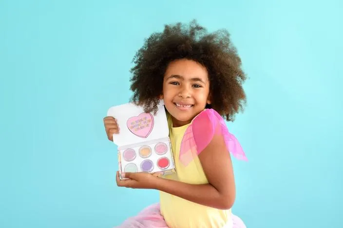 Oh Flossy Candy Heart Makeup Set
